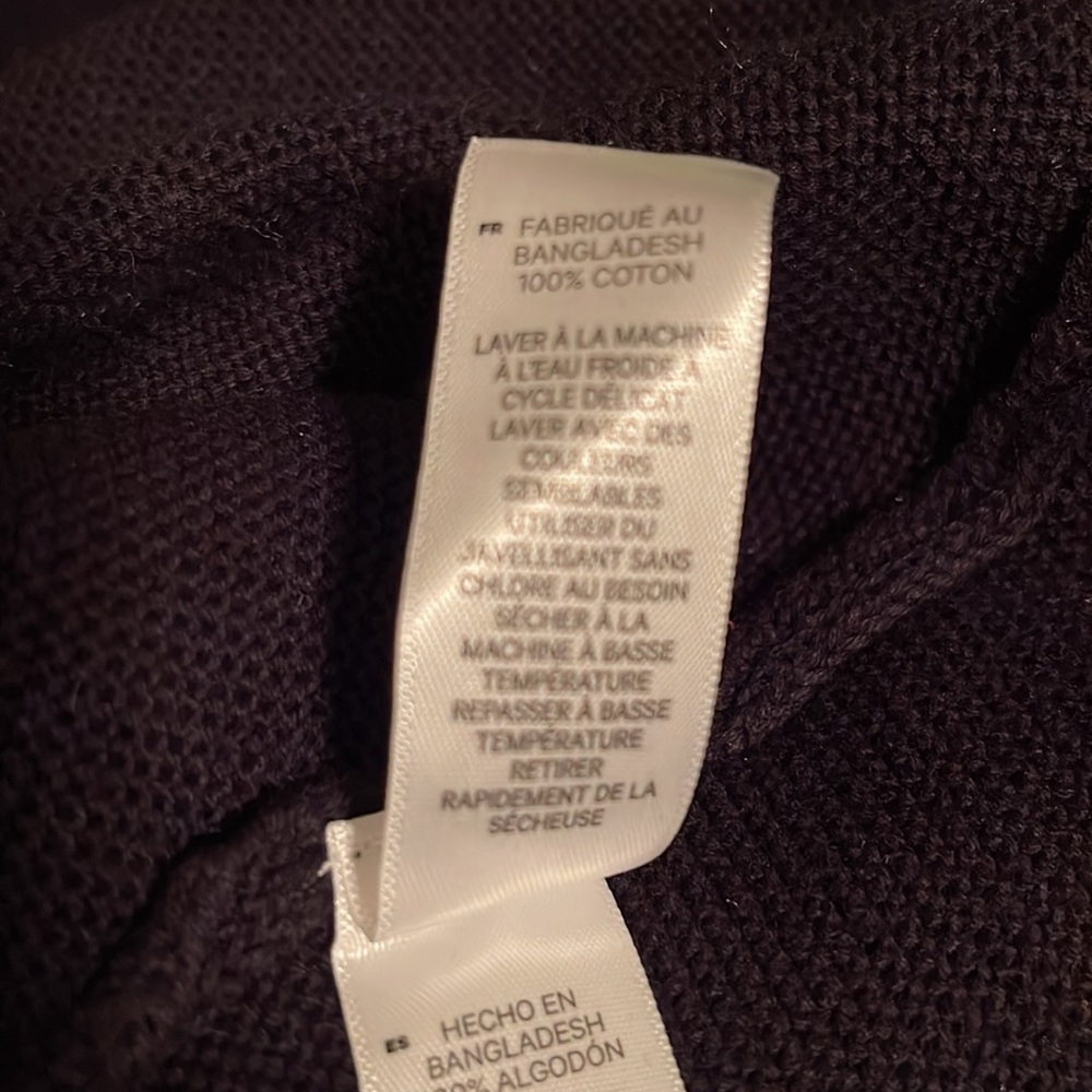 JOE FRESH  v neck sweater, black. Size medium - Picture 6 of 6